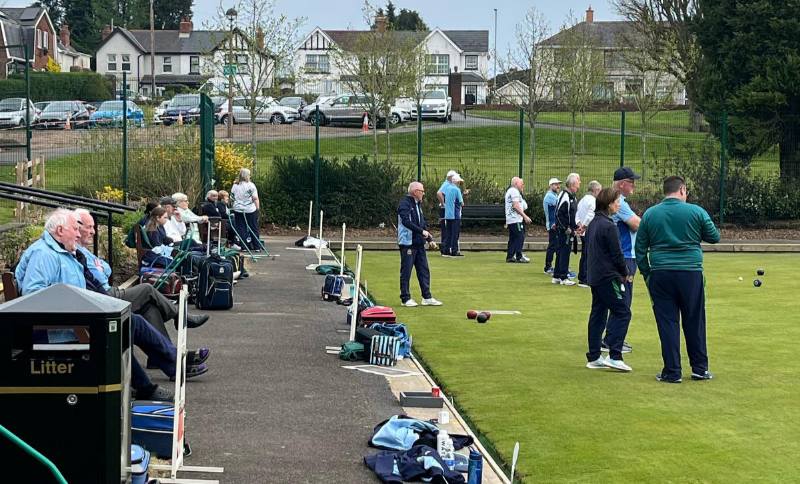 Competitive bowls match